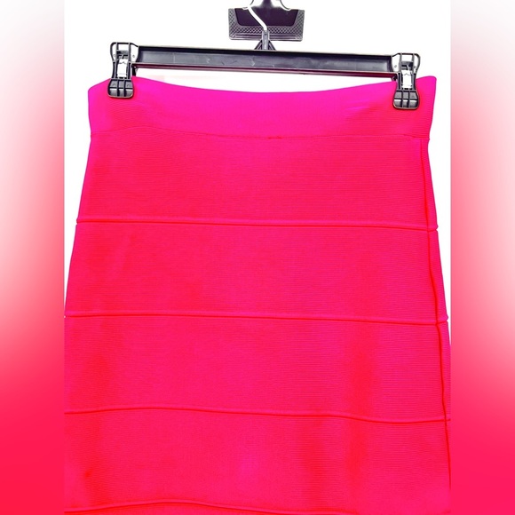 BCBGMaxazria "Simone" Neon Pink Bandage Style Mini Skirt Women's Size M Y2K - Picture 8 of 9